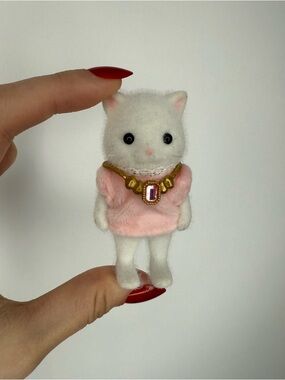 Calico Critter White Fashion Cat